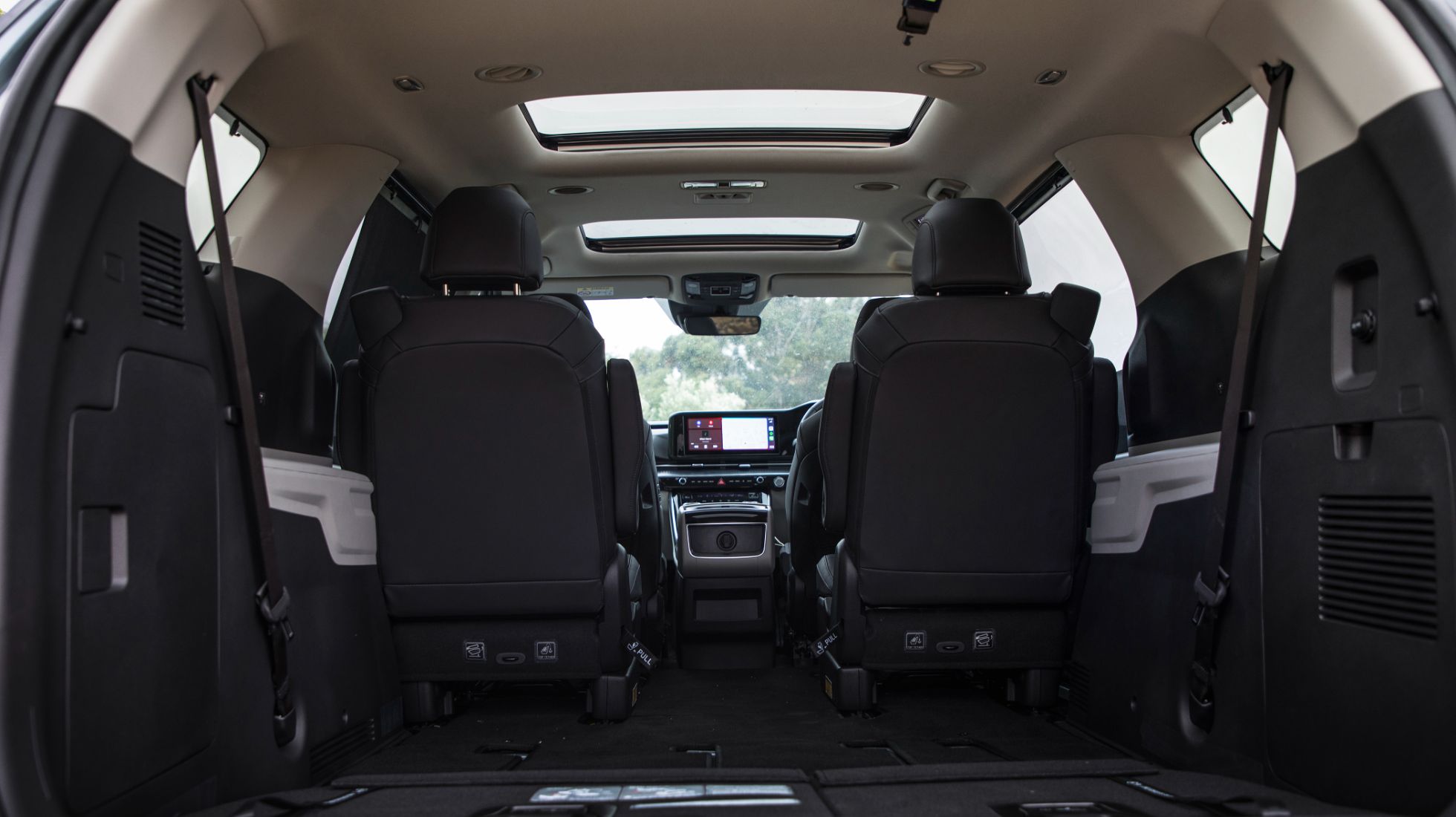 64fed88c9c7d21db429674bf_Kia_Carnival_88-1.jpg