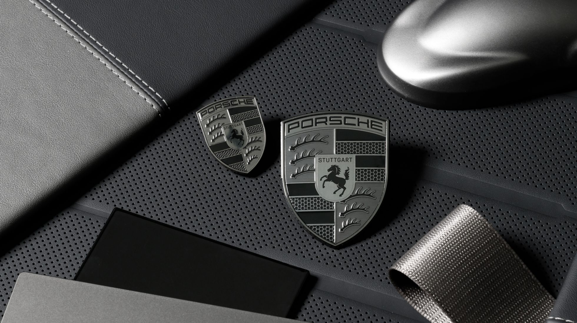 6557093ba6cc7be64450b88d_Porsche-Turbo-TopGear-SA-Badges.jpg