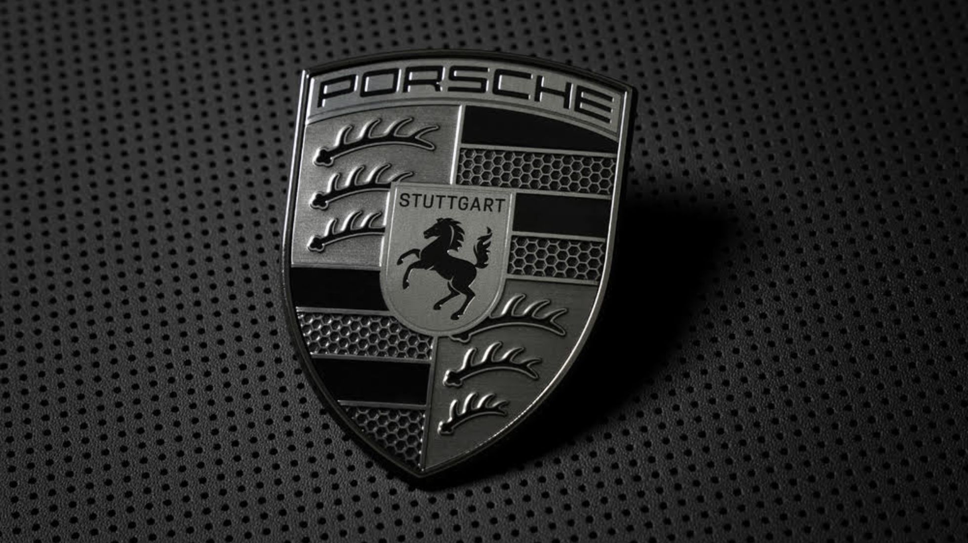 6557093bfb37cc0c31bb2a91_Porsche-Turbo-TopGear-SA-Dark-Badge.jpg