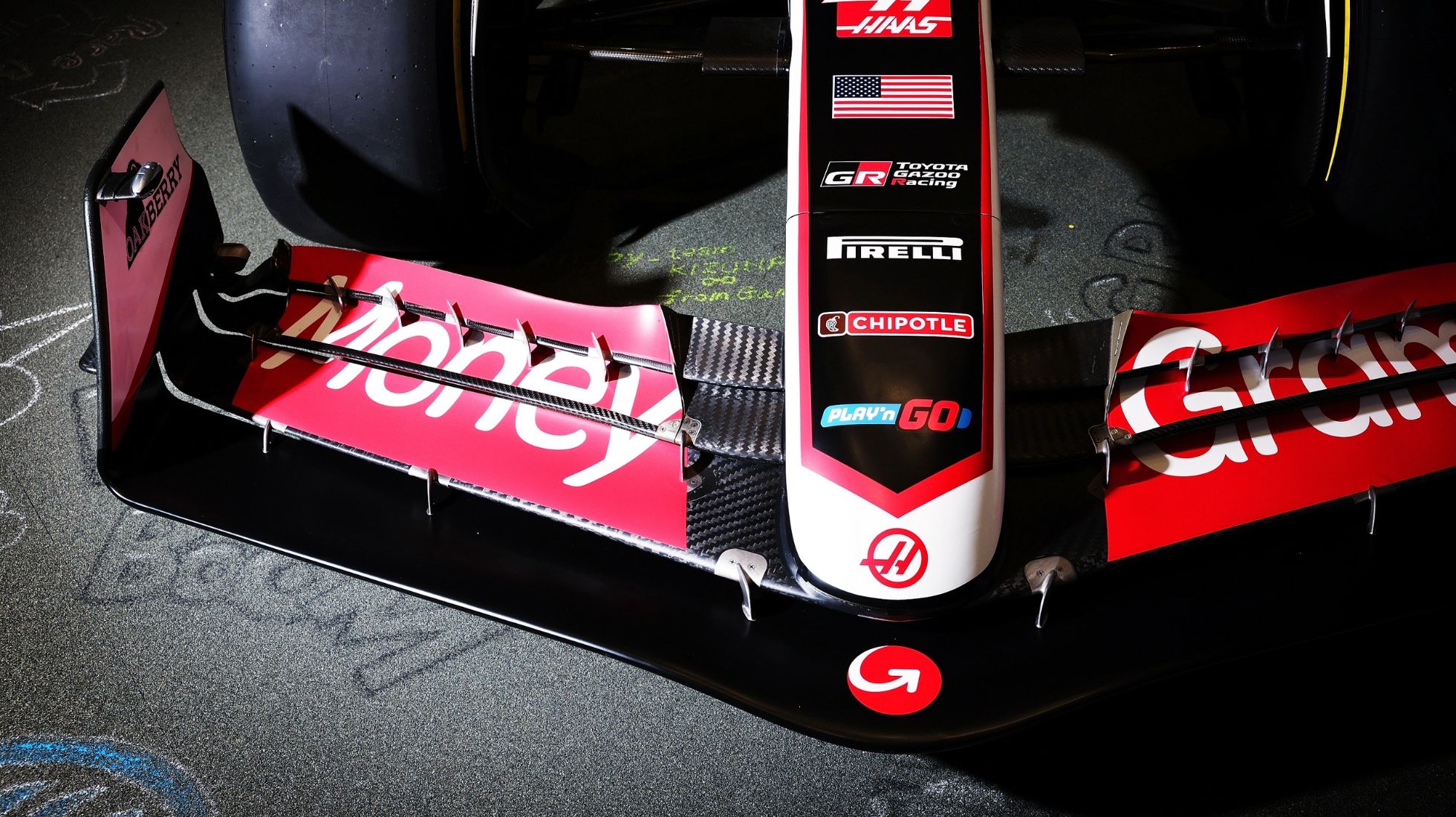 670918df6c3bf8c1d185d613_MoneyGram-F1-Car-TopGear.jpg