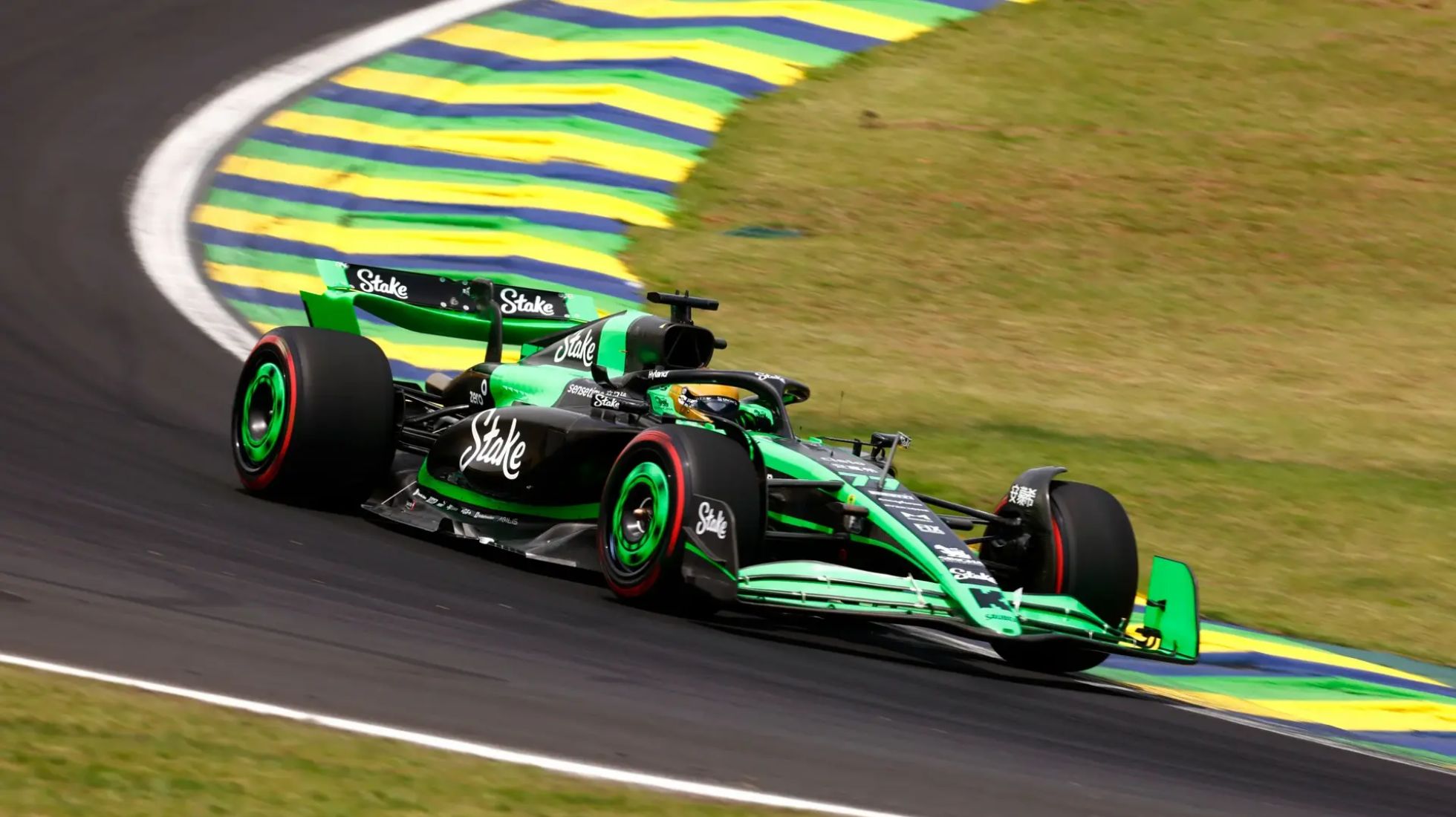 672cb8a6142ef07ec49f59ee_Saubers-2025-new-drivers-TopGearSA-Sauber-in-the-dry.jpg
