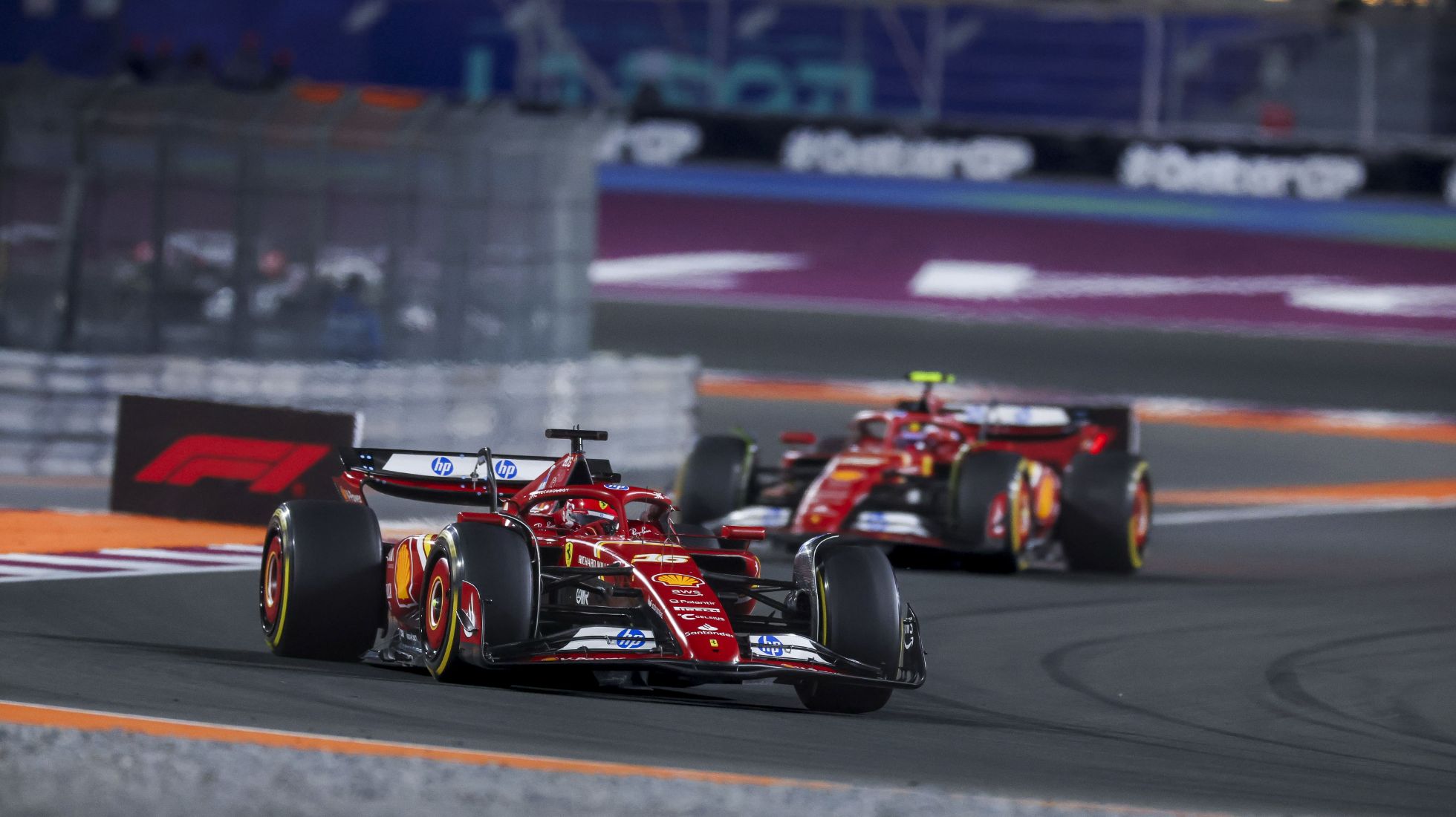 674db2fbb189ac389ec2ac71_Qatar-GP-TopGearSA-Ferrari.jpg