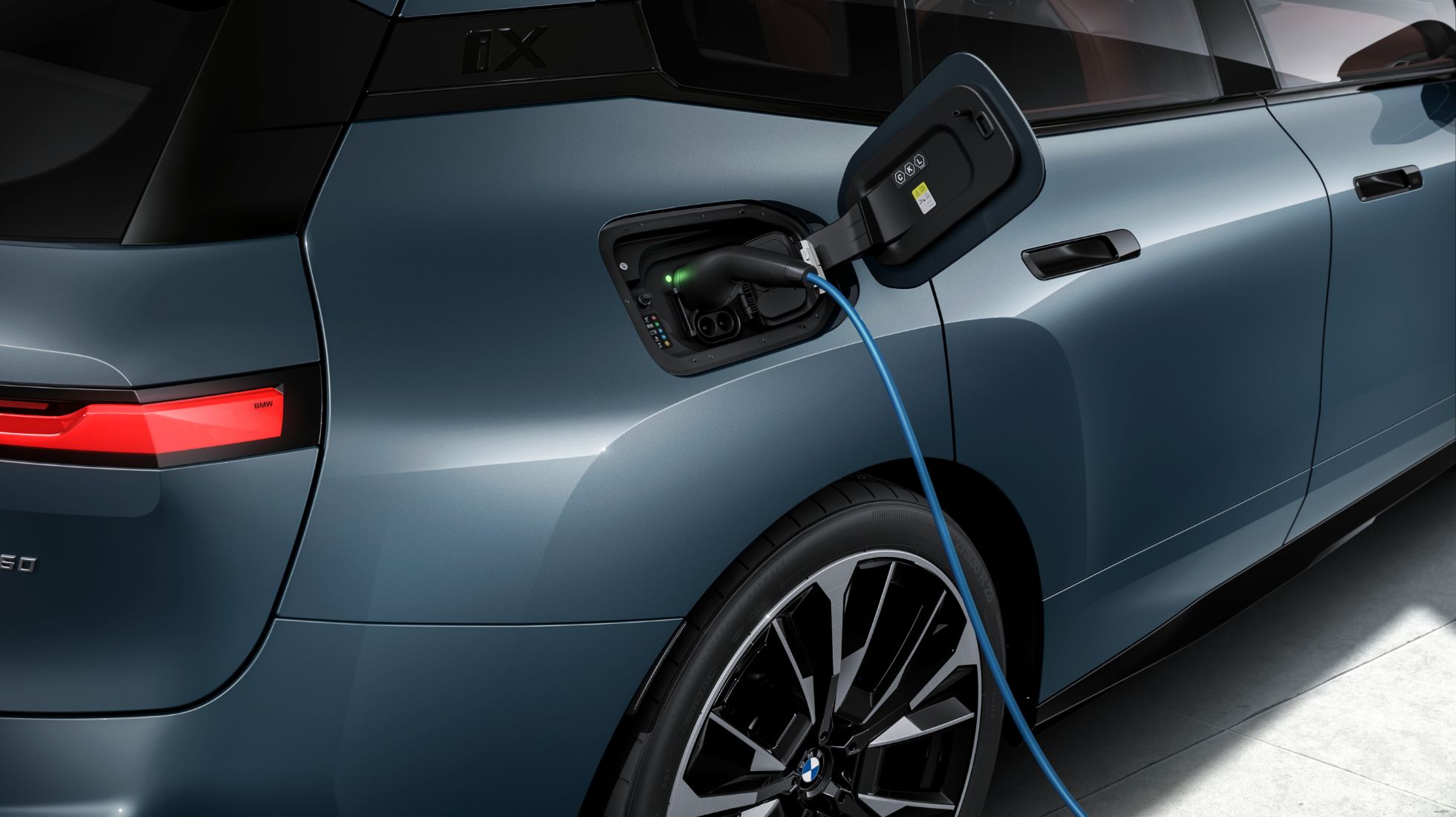 6799f160c9b8b1e6ba9fefd9_BMW-iX-TopGear-SA-Charger.jpg