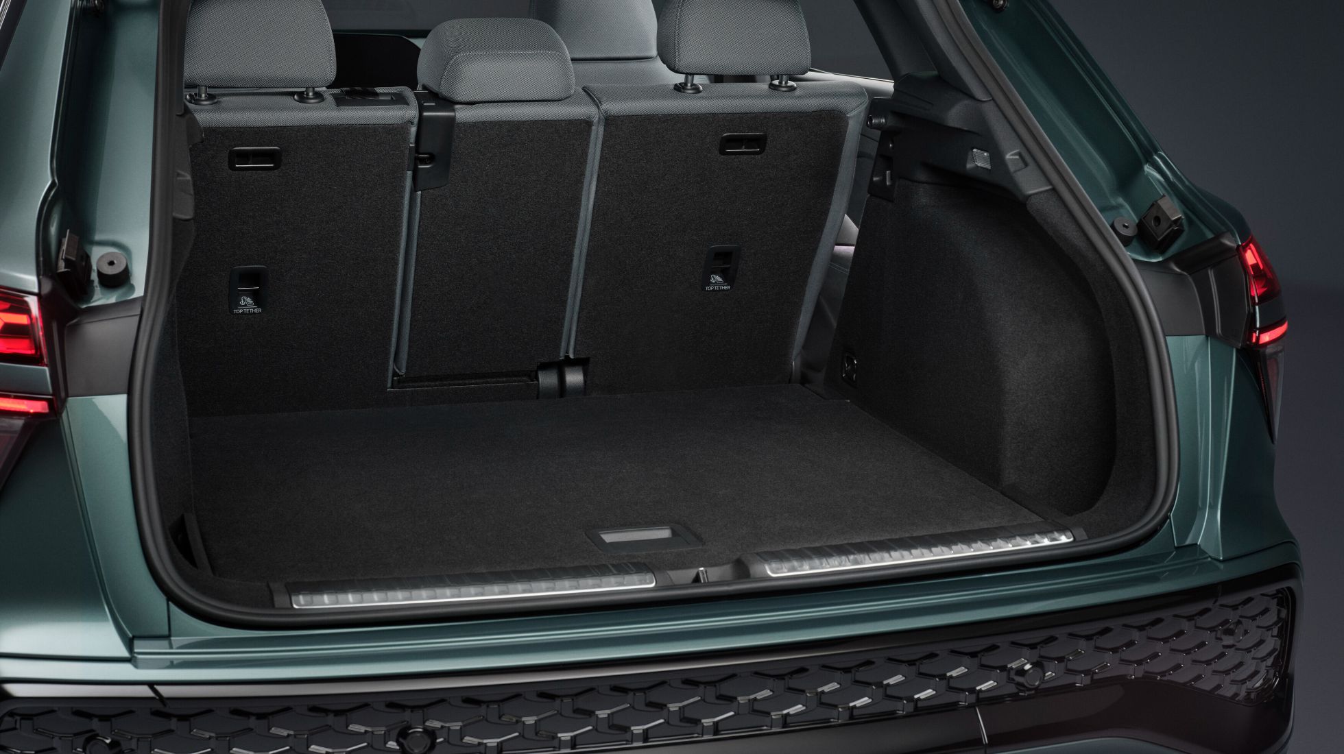 6852921b49d8a69a09e5fbd2_Audi-Q3-TopGear-SA-Boot.jpg
