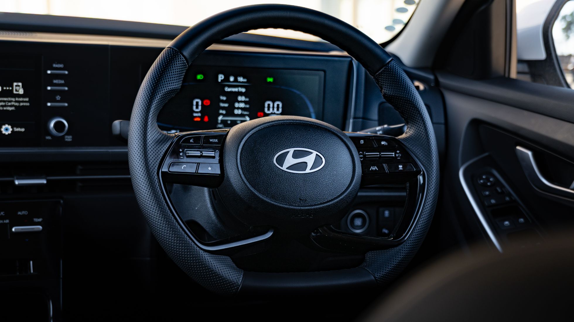 68773ce14b0f7d03dcd61d42_Hyundai-Alcazar-TopGear-SA-Steering-Wheel.jpg