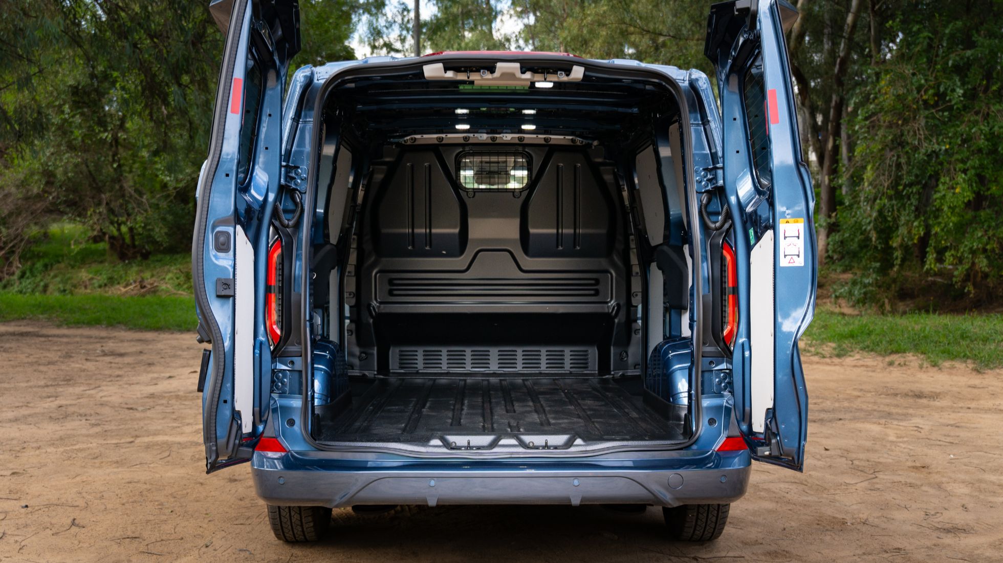 6891b584ae7c2f22a14a405a_Ford-Transit-Custom-Sport-TopGear-SA-9.jpg