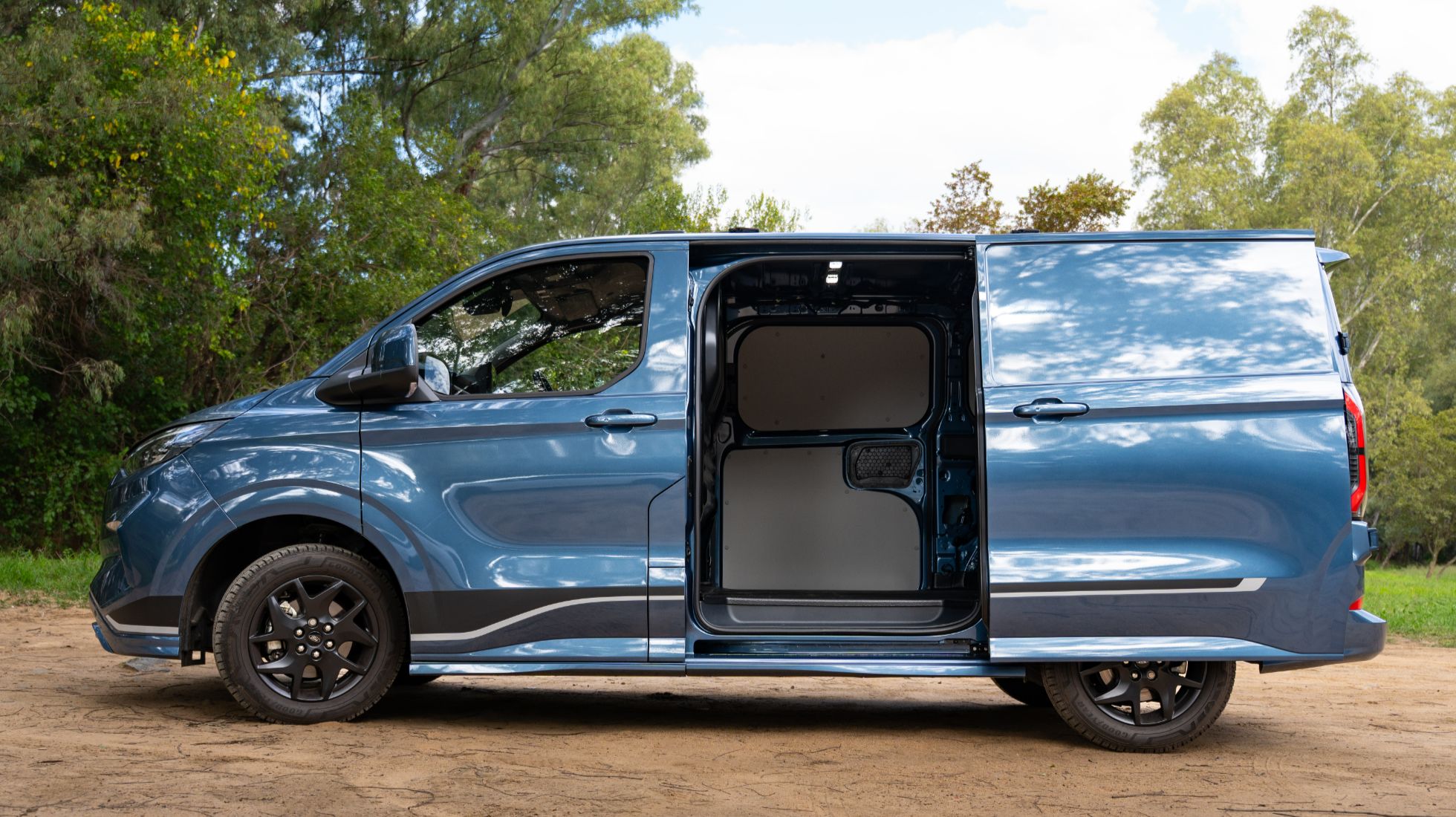 6891b584b94c9891234f09b6_Ford-Transit-Custom-Sport-TopGear-SA-8.jpg
