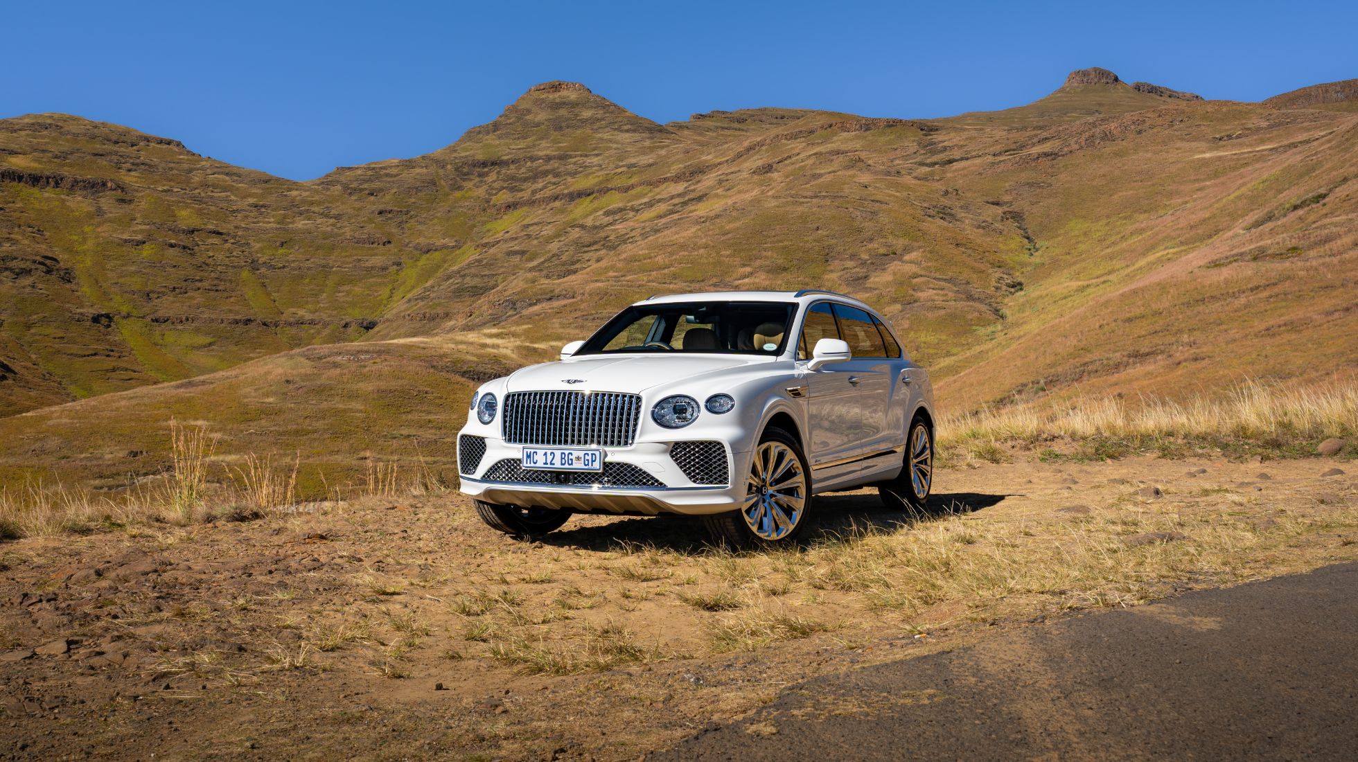 689451abdcc3f26ff3b288f6_Bentley-Luxury-Issue43-Wide-in-Clarens-Mountains-Golden-Gate-National-Park.jpg