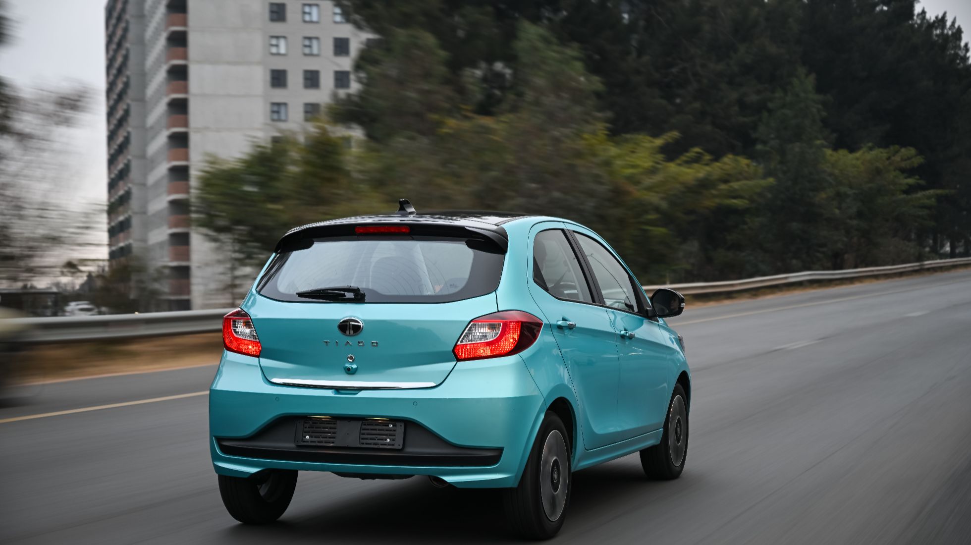 68c7b24336ce07ba68e0c08d_Tata-Tiago-TopGear-SA-Rear.jpg