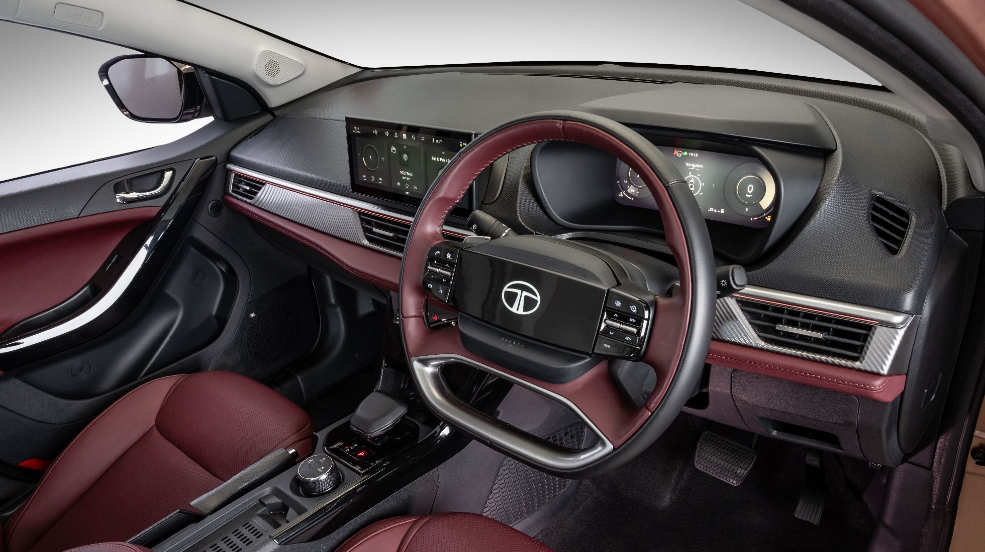 68da32de29dea365ee2690b5_Tata-Curvv-TopGear-SA-Interior.jpg