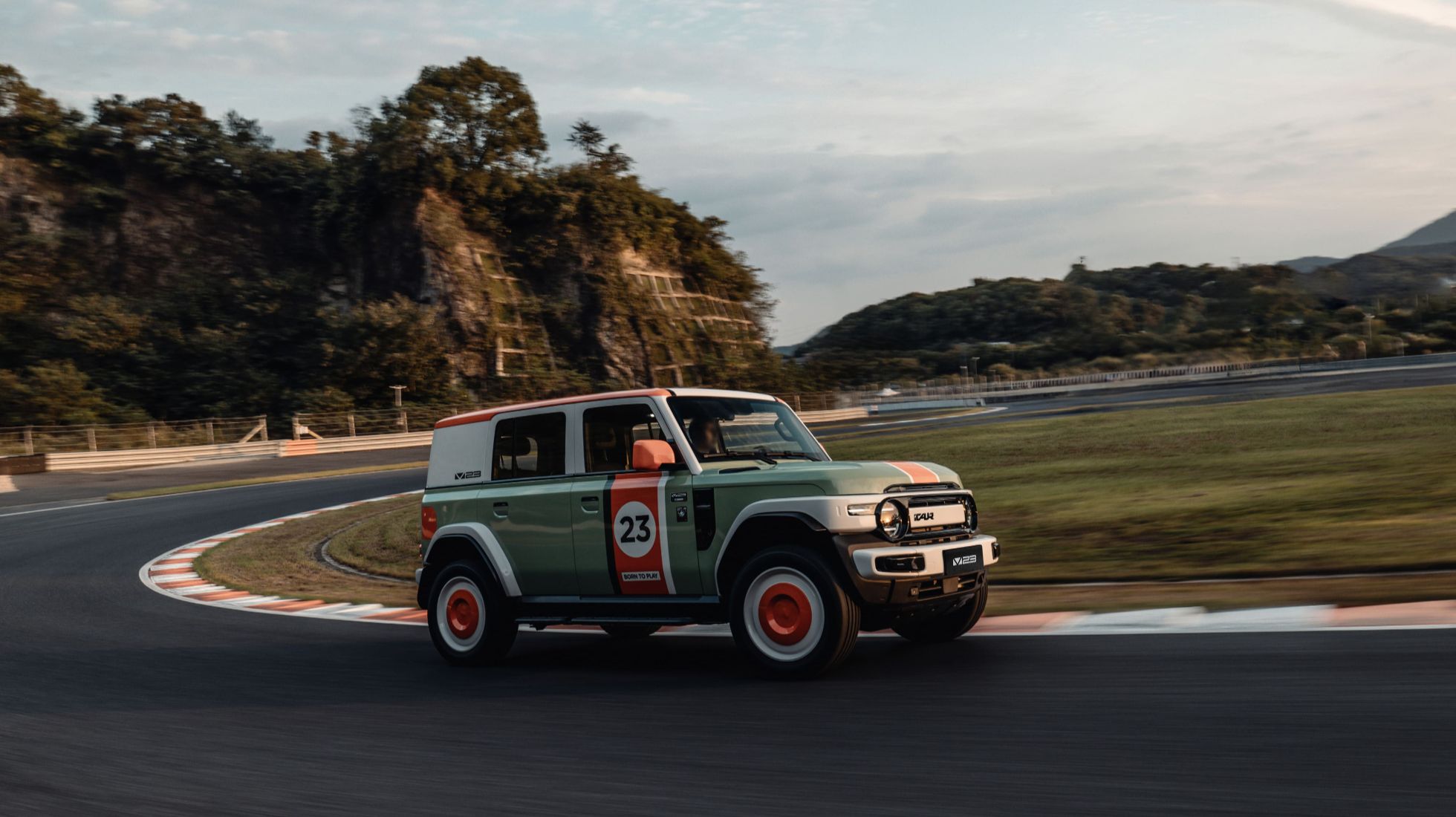 iCAUR FOM, TopGearSA, on track