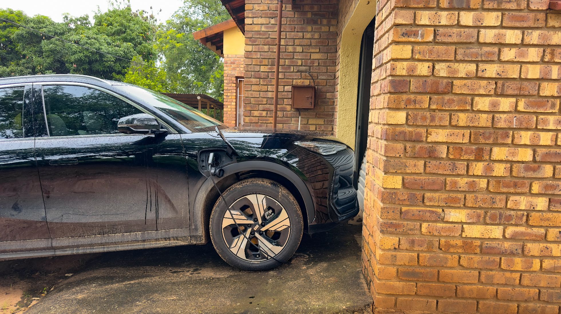 Geely E5 TopGear SA Charge