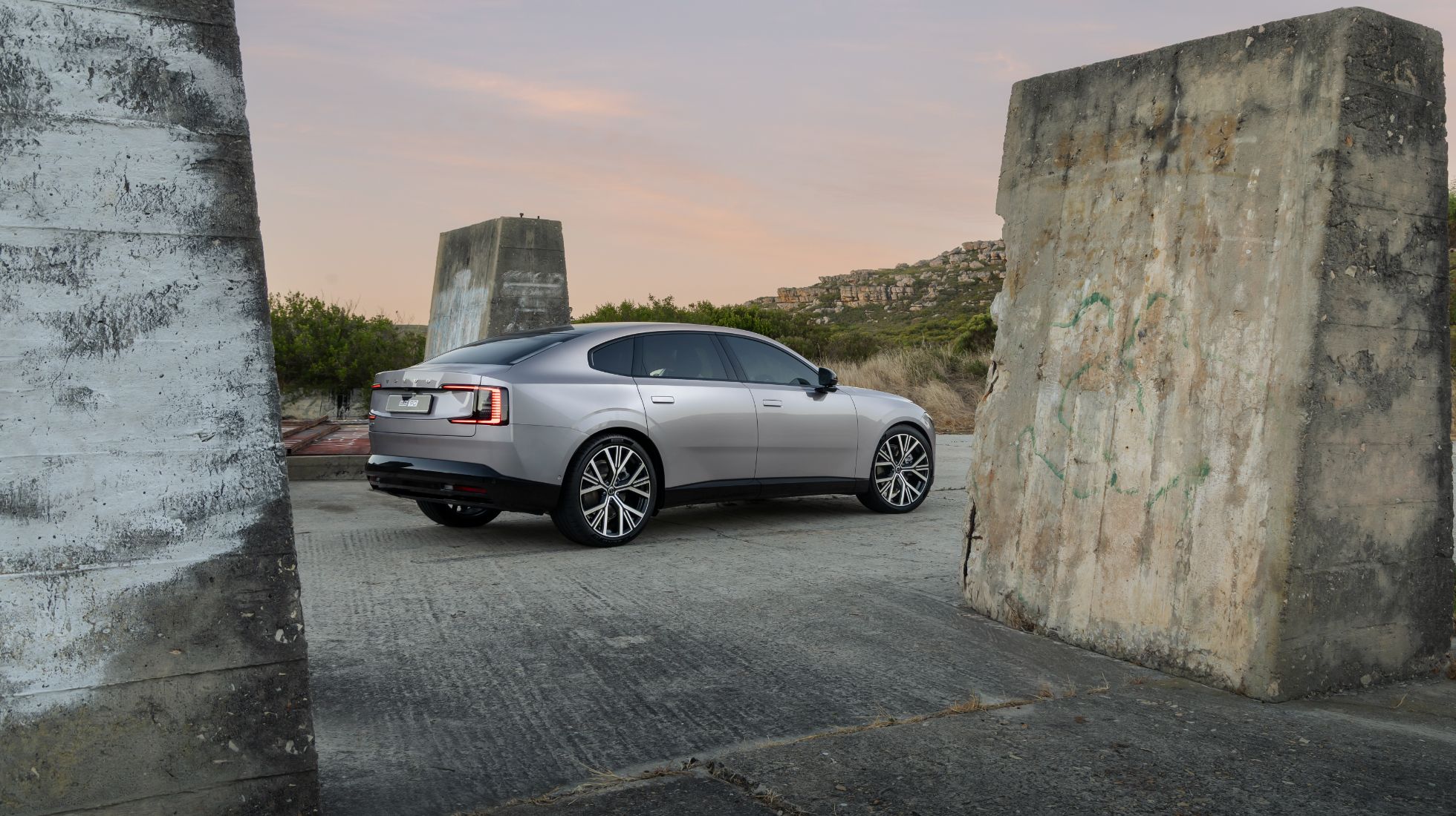 TopGear SA First Drive Review Volvo es90-2026-cannon-back-view-3