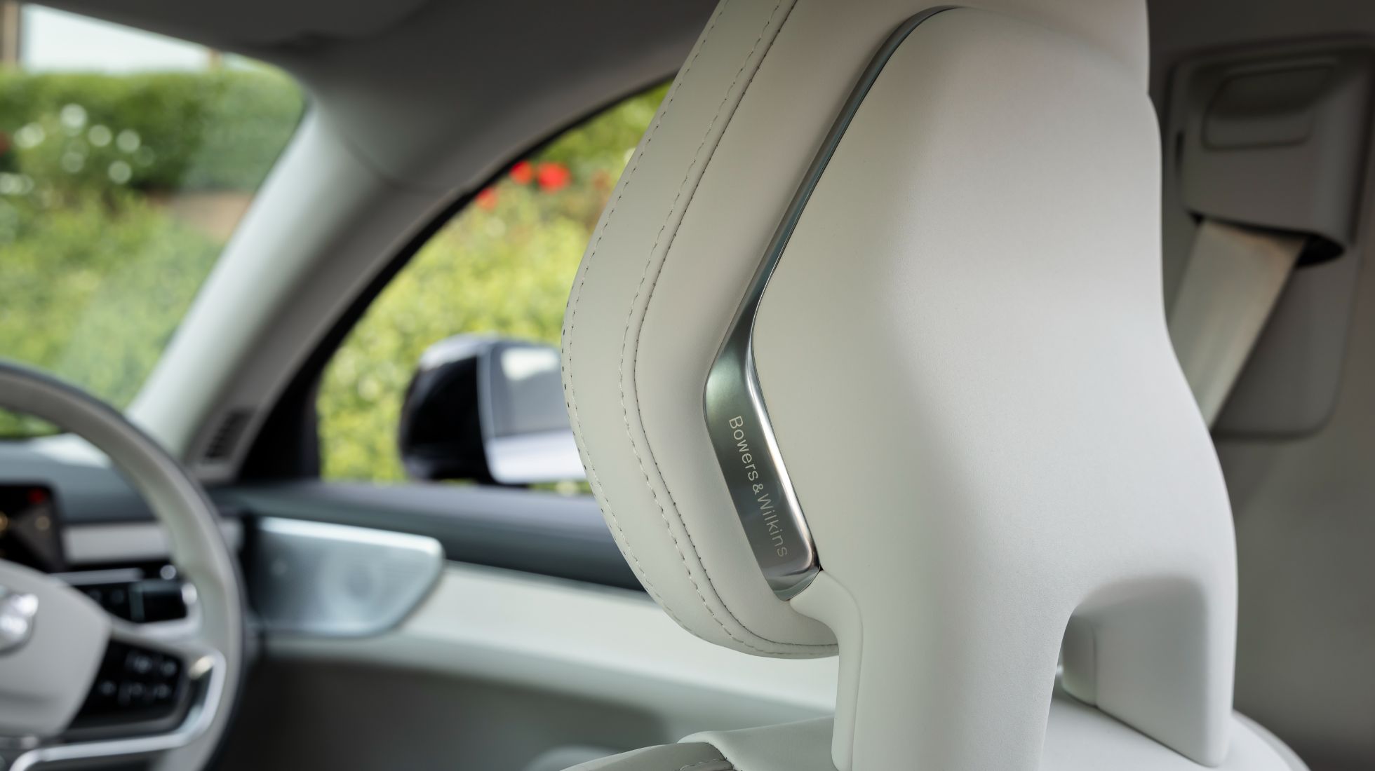 TopGear SA First Drive Review Volvo-es90-2026-interior-sound-system-86