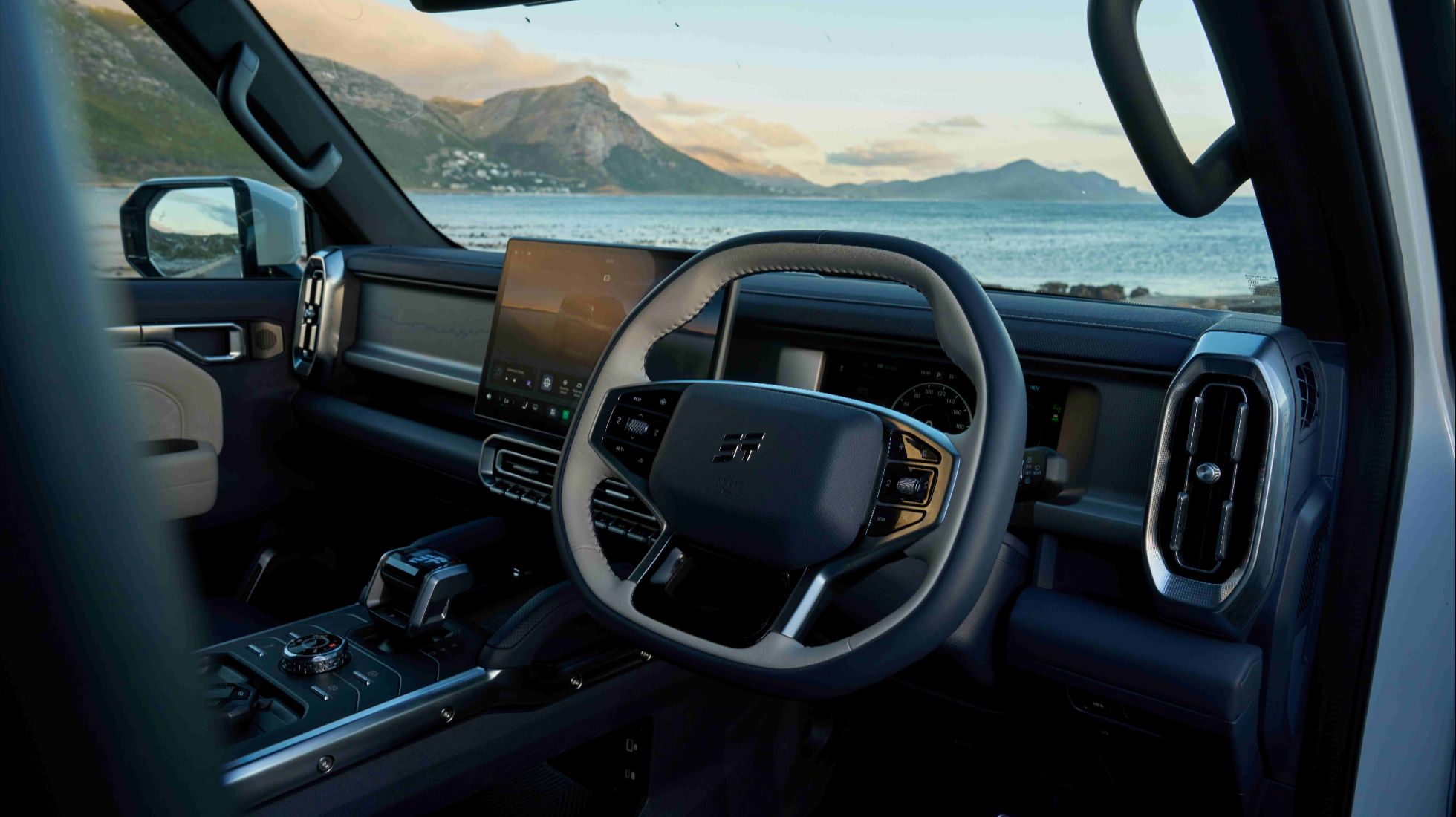 Jetour T1 and T2 i-DM, TopGearSA, T2 interior