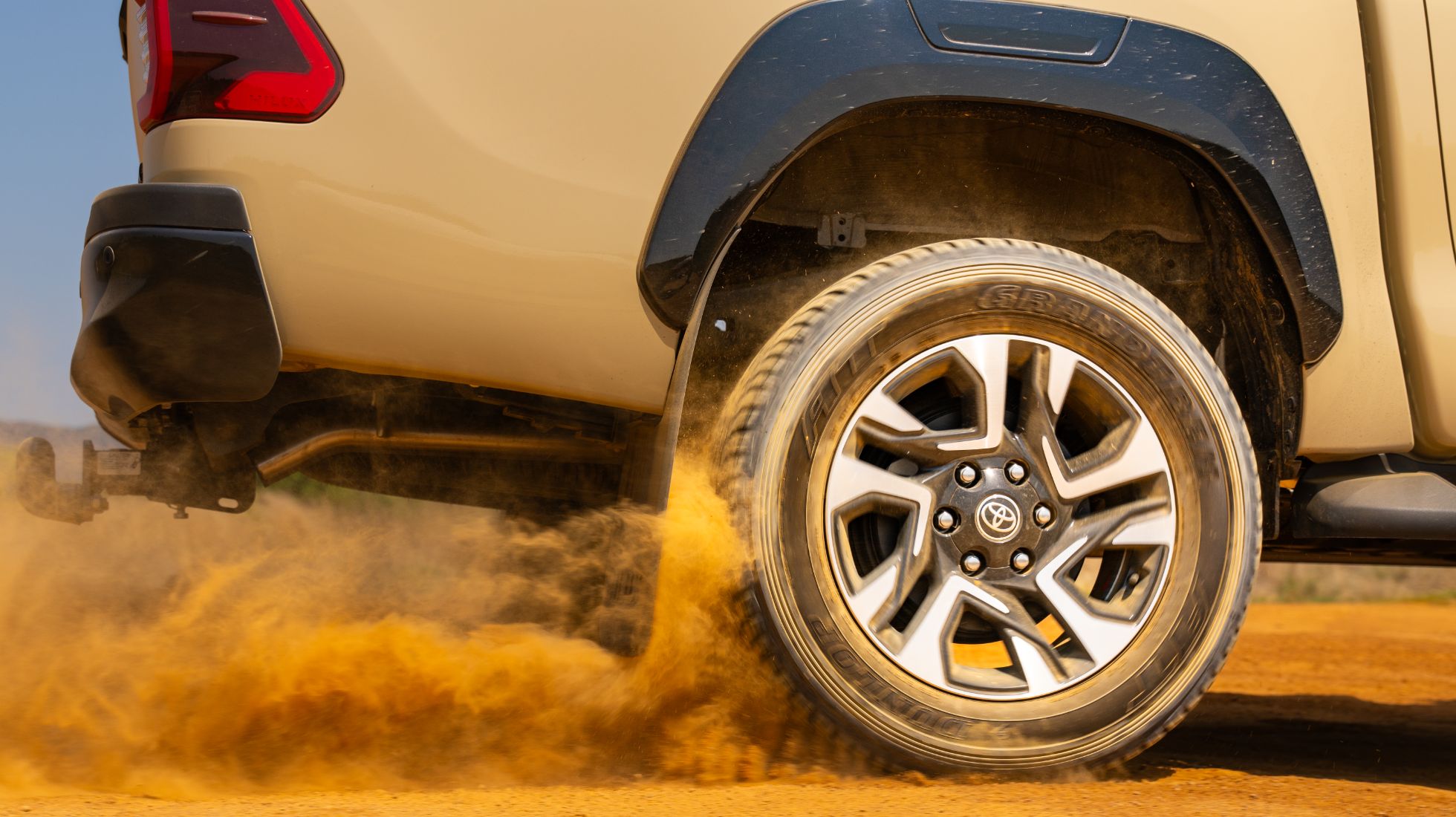 Toyota Hilux Legend 55, TopGearSA, Dust