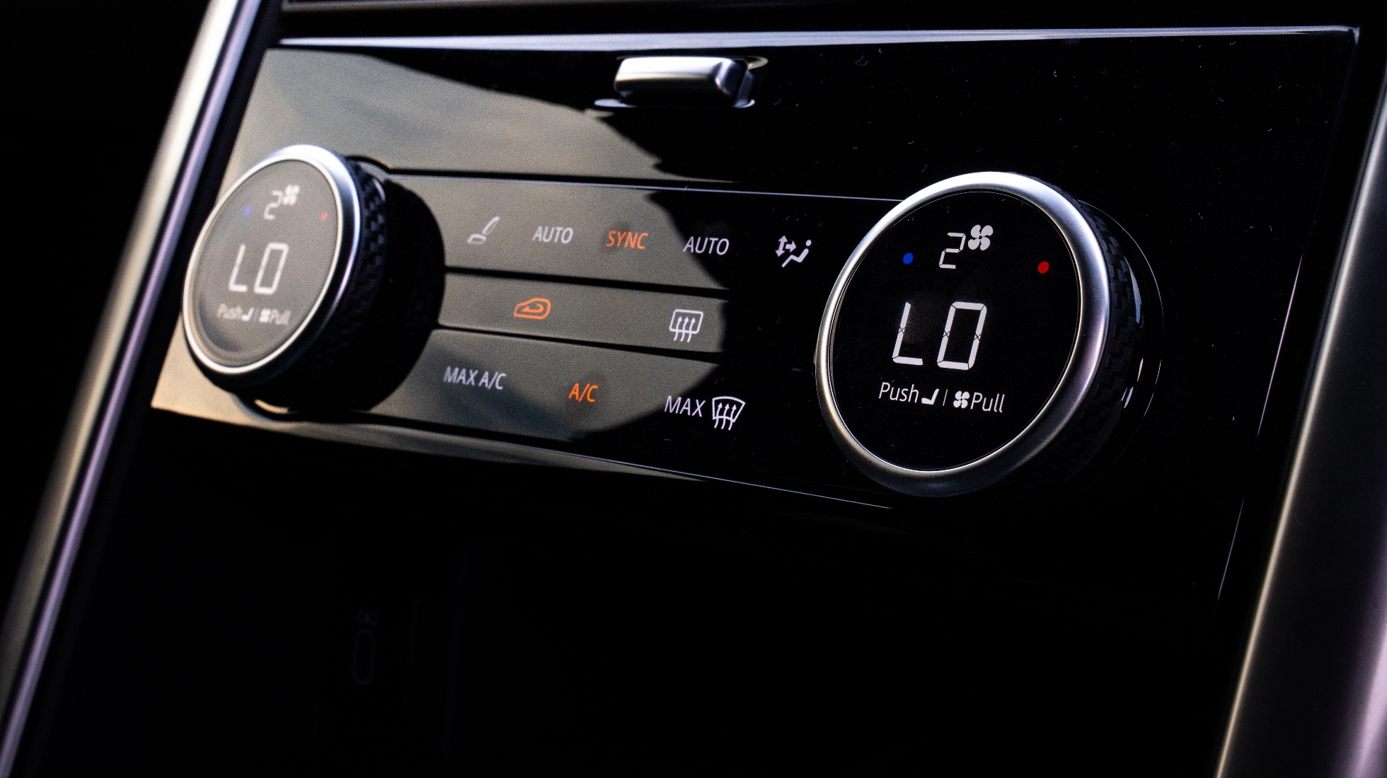 Land Rover Discovery Gemini TopGear SA Review 2026 Interior Climate Control