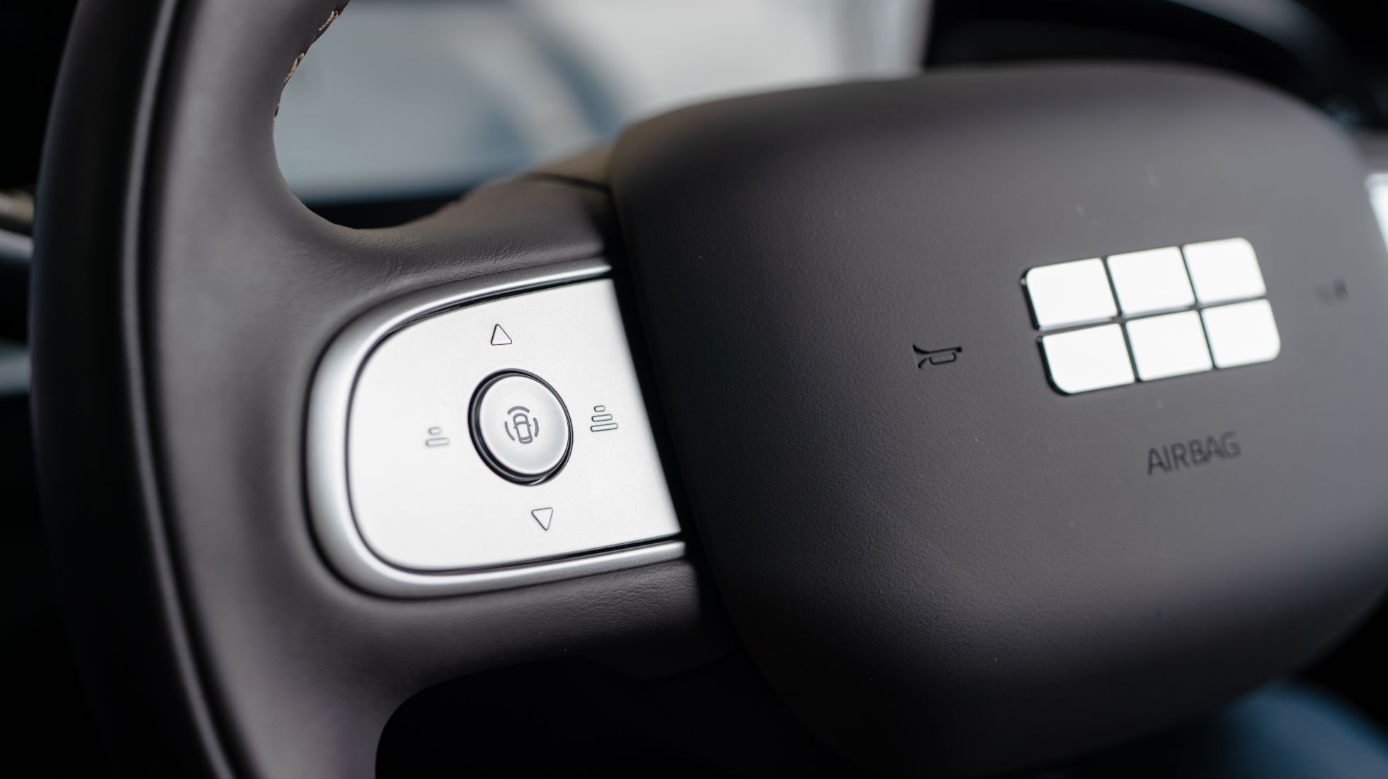 Geely E2 steering buttons
