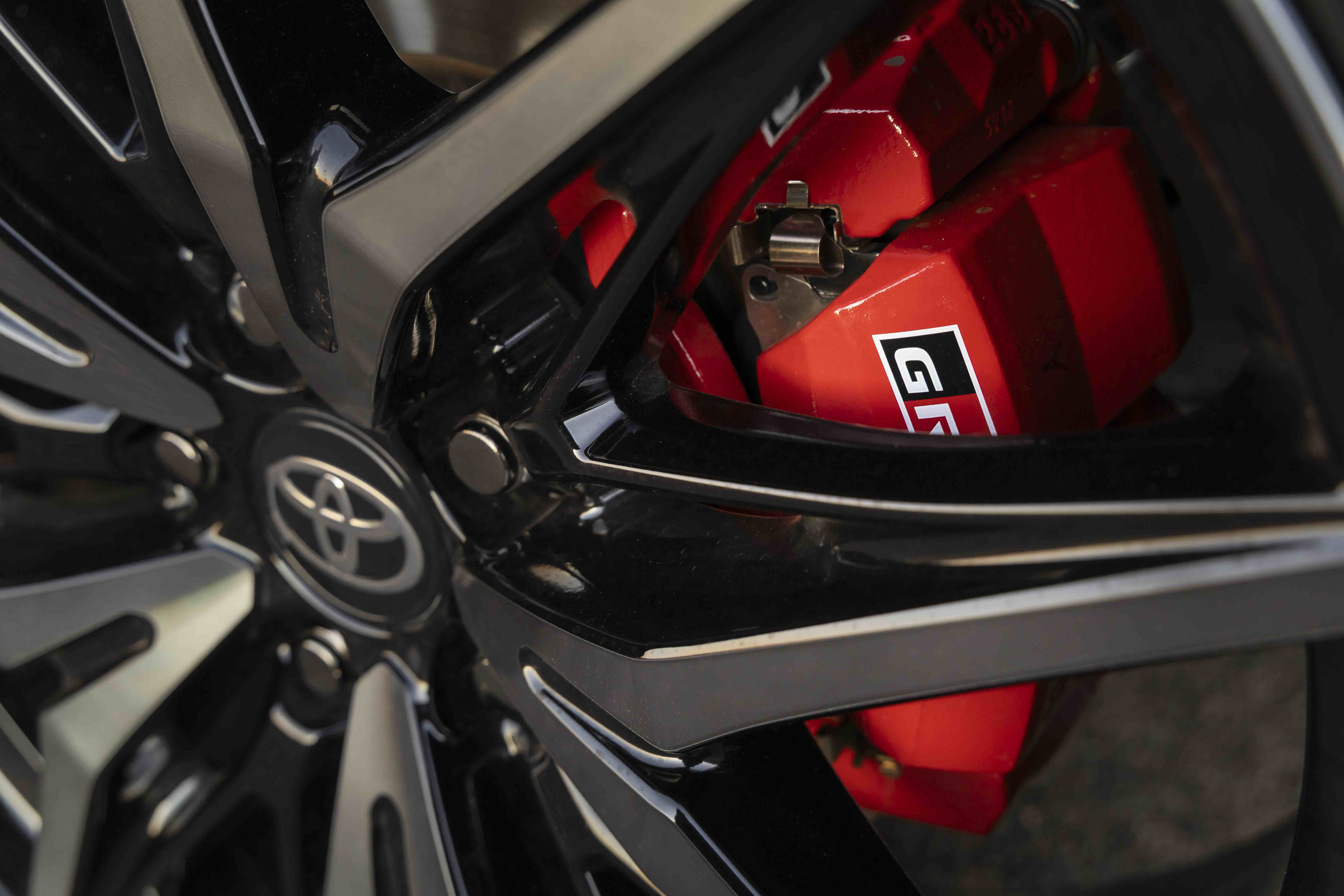 TopGear SA Drive New Toyota RAV4 Brake Calipers