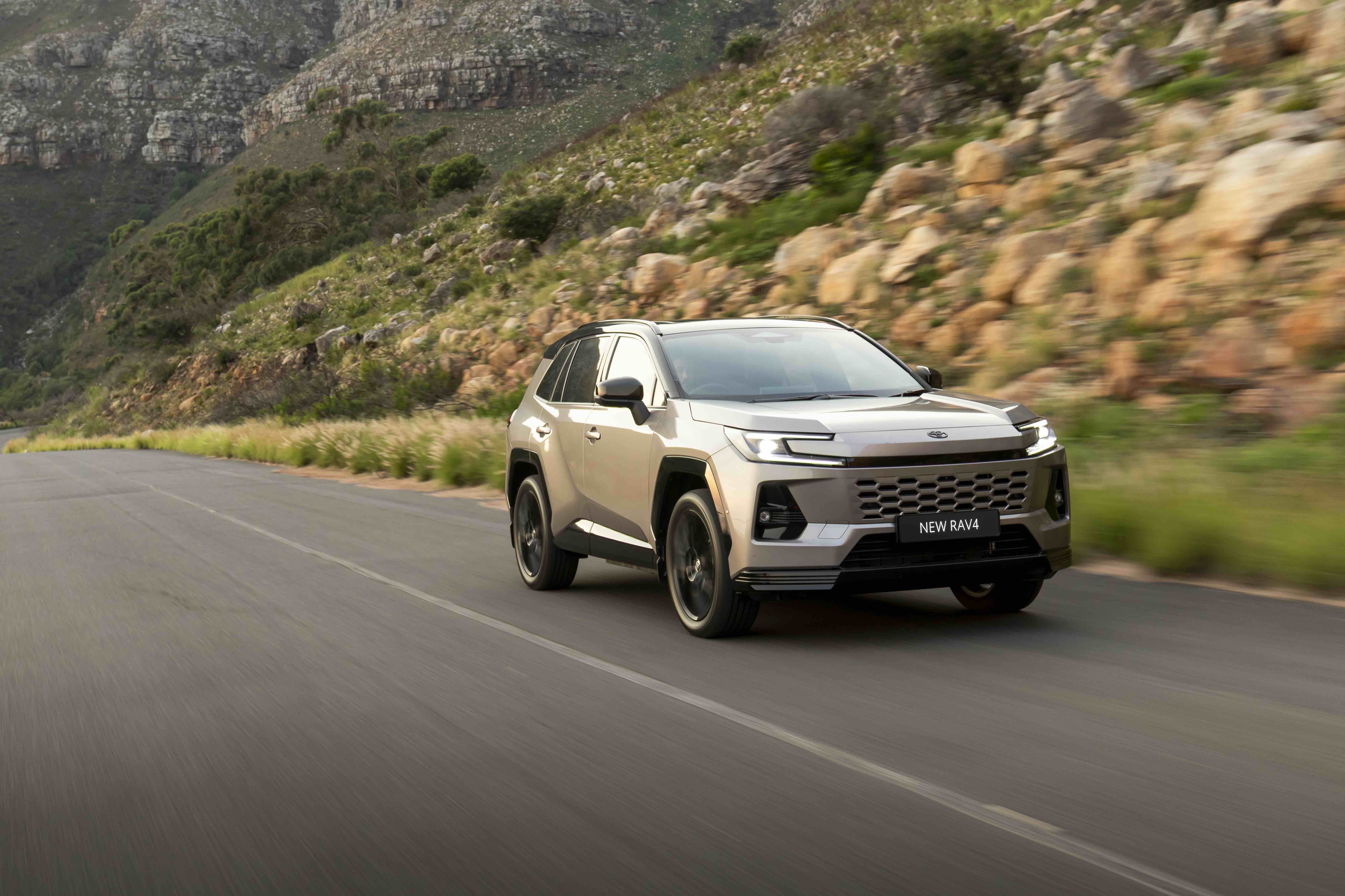 TopGear SA Drive New Toyota RAV4 HEV Dynamic