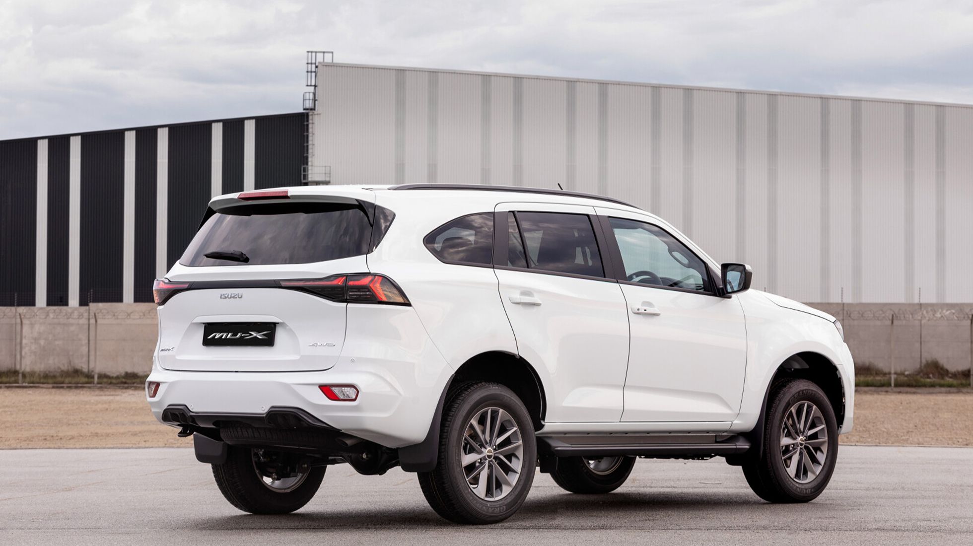 Isuzu mu-X TopGear SA Rear